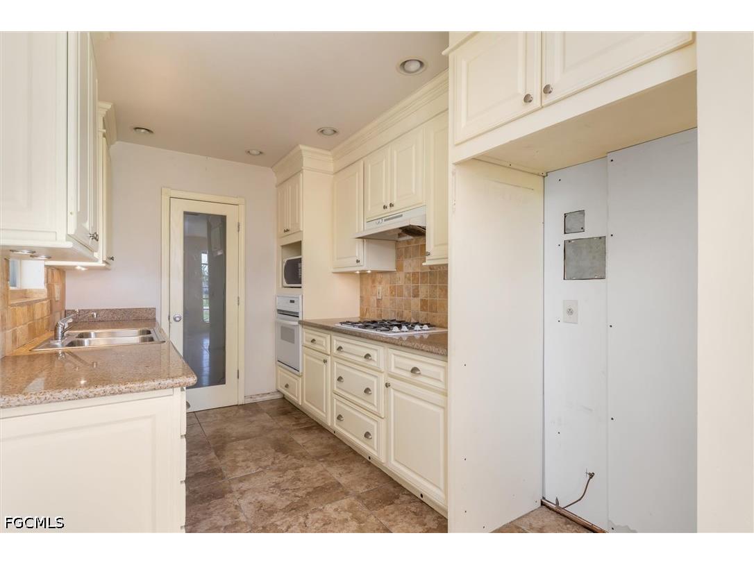 3107 Easy Street Port Charlotte FL 33952 2026015864 image11