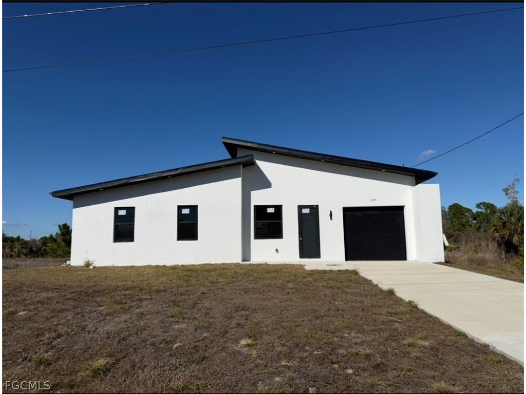 3107 Meadow Road Lehigh Acres FL 33974 2026008212 image1
