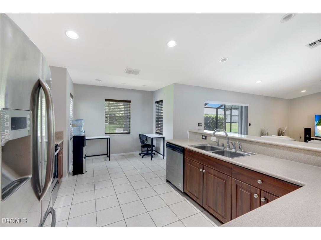 3109 NE 6th Place Cape Coral FL 33909 2025009217 image11