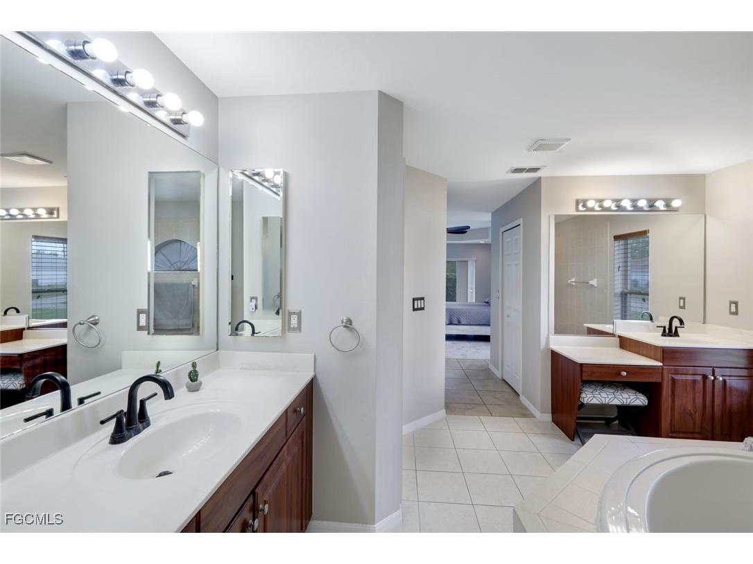 3109 NE 6th Place Cape Coral FL 33909 2025009217 image19