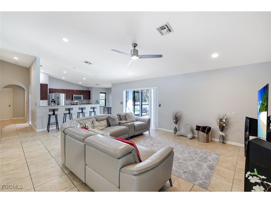 3109 NE 6th Place Cape Coral FL 33909 2025009217 image7