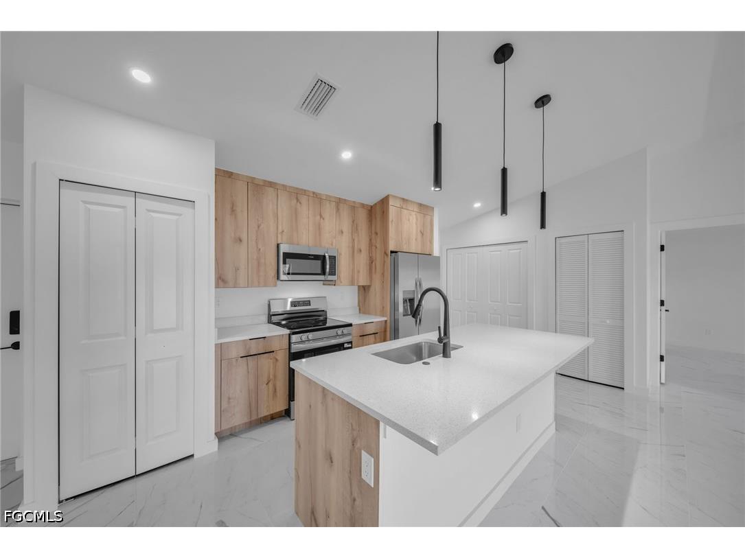 311 NE 31st Street Cape Coral FL 33909 2026018656 image10