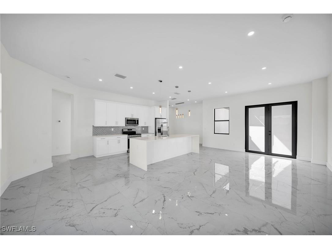 311 NW 4th Street Cape Coral FL 33993 225082917 image4