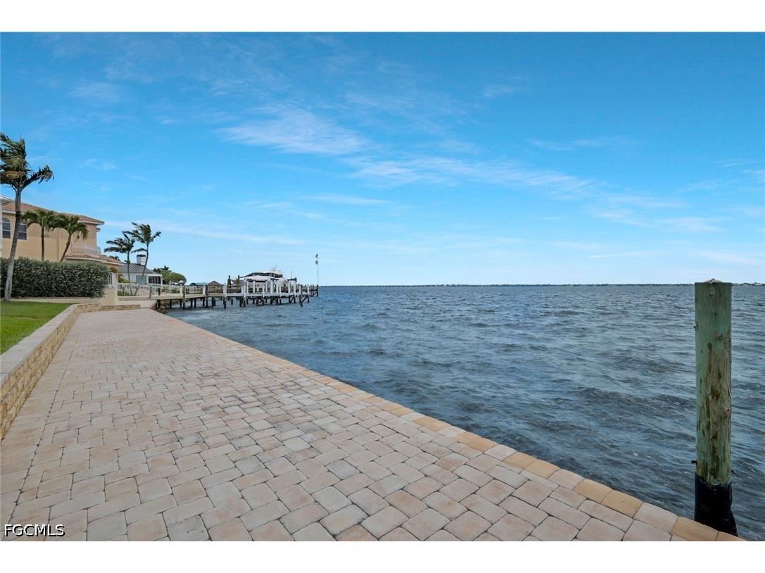 3111 SE 22nd Place Cape Coral FL 33904 2026012647 image9