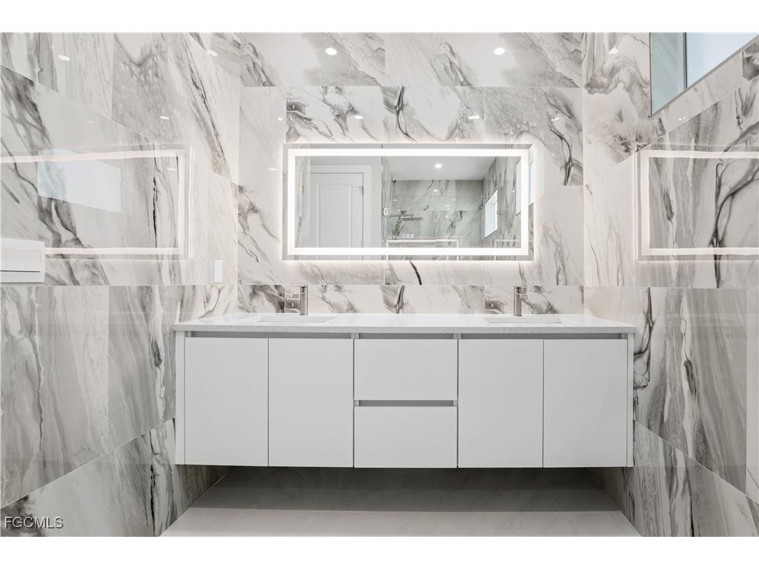 3114 Chiquita Boulevard N Cape Coral FL 33993 2025020928 image23