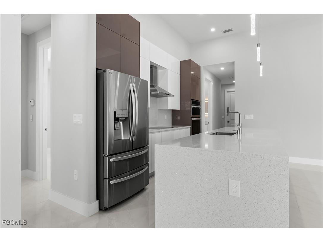 3114 Chiquita Boulevard N Cape Coral FL 33993 2025020928 image8