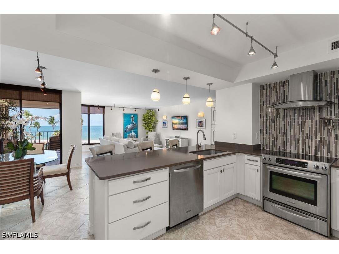 3115 Gulf Shore Boulevard N #203S Naples FL 34103 226025132 image13