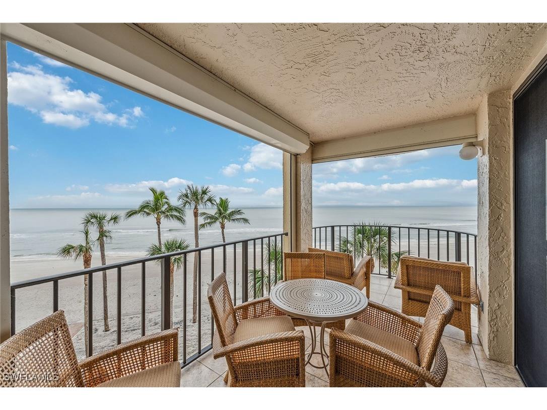 3115 Gulf Shore Boulevard N #206S Naples FL 34103 225009200 image1