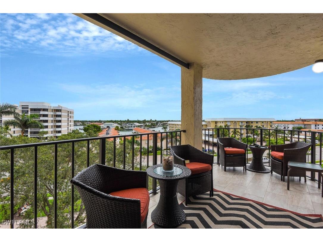 3115 Gulf Shore Boulevard N #412S Naples FL 34103 226005523 image1