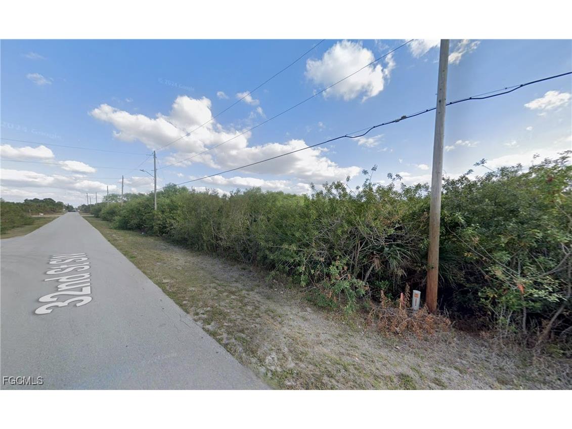 3117 32nd Street SW Lehigh Acres FL 33976 2025000712 image1