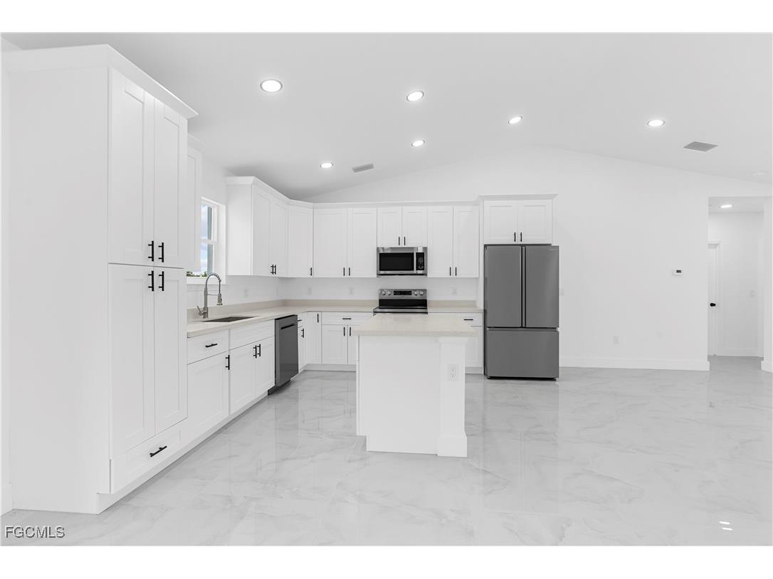 3117 64th Street W Lehigh Acres FL 33971 2026000682 image4