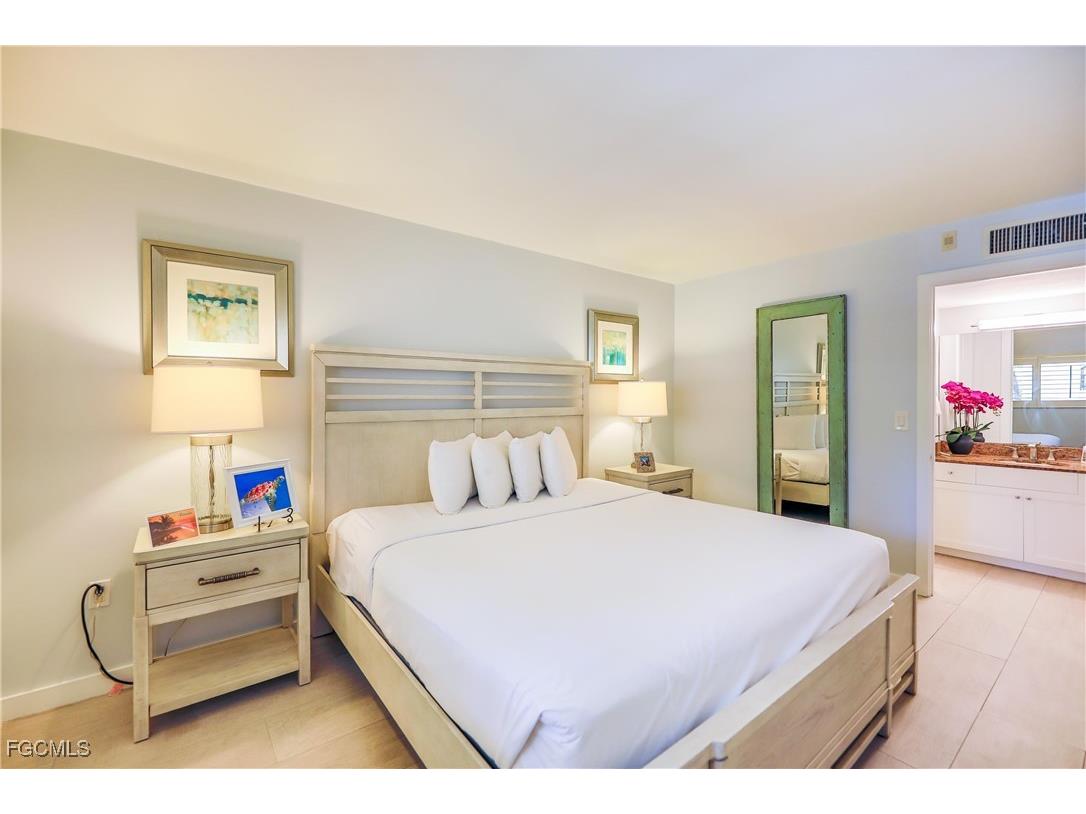 3117 Tennis Villas Captiva FL 33924 2025016323 image12