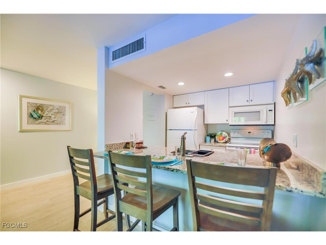 3117 Tennis Villas Captiva FL 33924 2025016323 image8