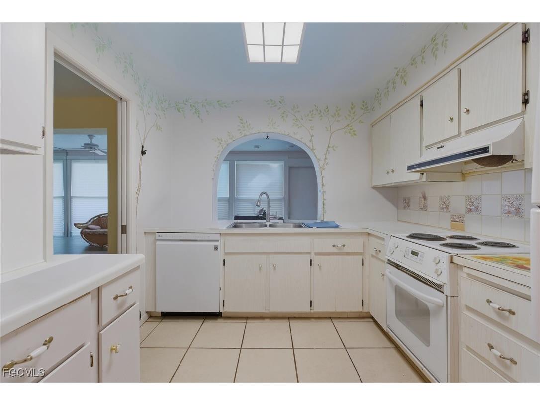 3119 Boca Ciega Drive #B8 Naples FL 34112 2025014218 image4