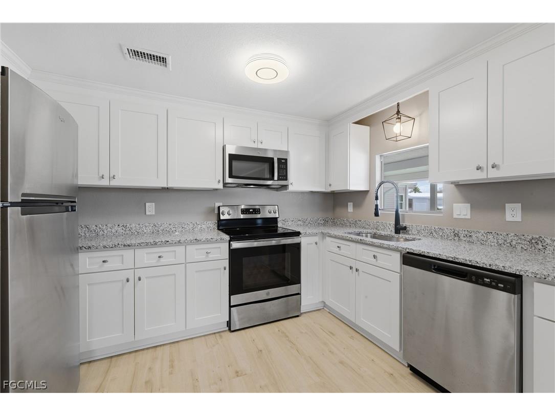 312 Nicklaus Boulevard North Fort Myers FL 33903 2026012592 image9