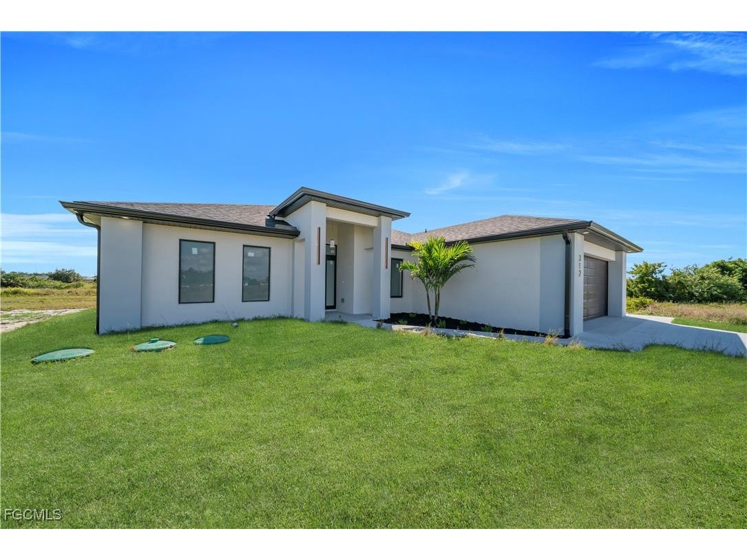 312 Pembroke Street Lehigh Acres FL 33974 2025019750 image4