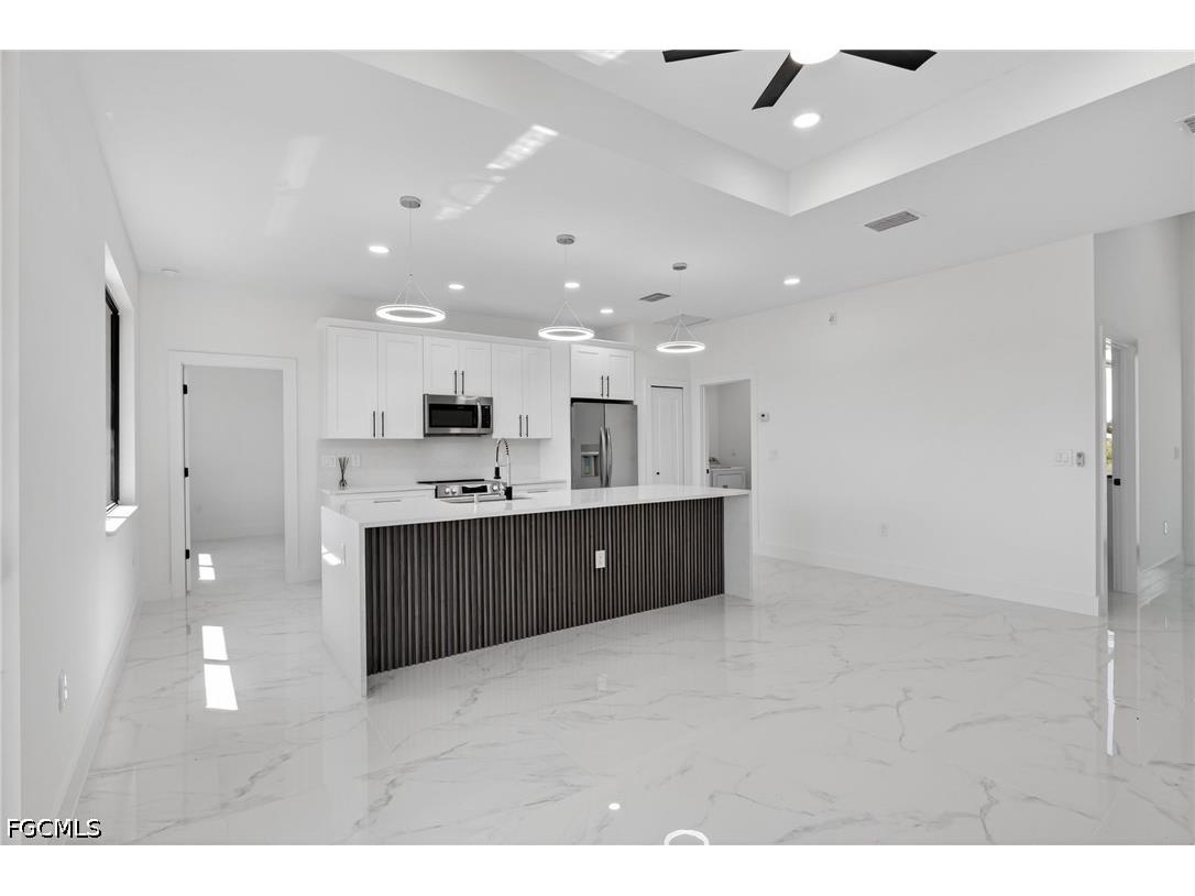 312 Rand Avenue Lehigh Acres FL 33974 2025026378 image1