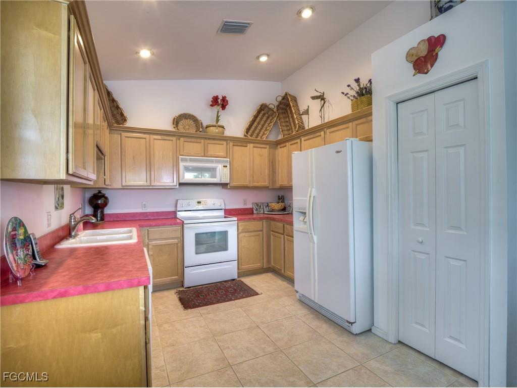 3120 Meandering Way #202 Fort Myers FL 33905 2025026021 image17