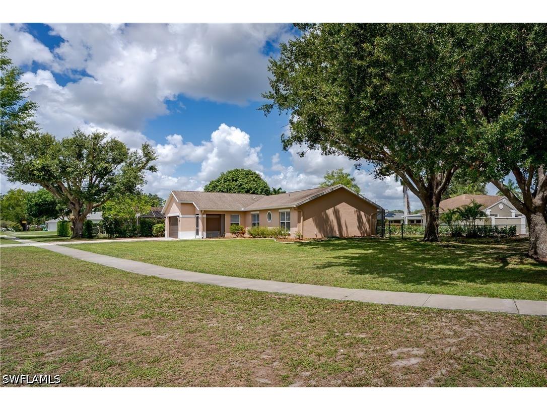 3121 Orange Grove Trail Naples FL 34120 226017859 image2