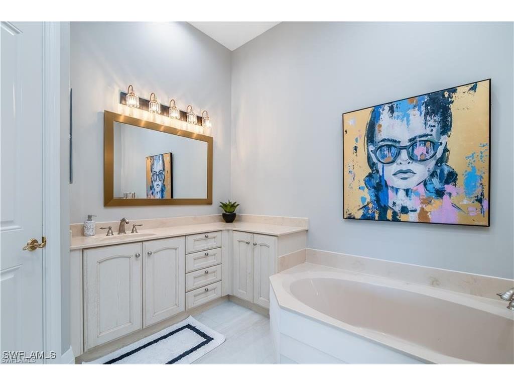 3123 Aviamar Circle #201 Naples FL 34114 225084425 image16