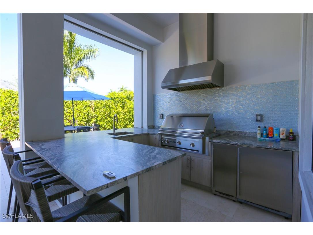 3123 Crayton Road Naples FL 34103 225085069 image2