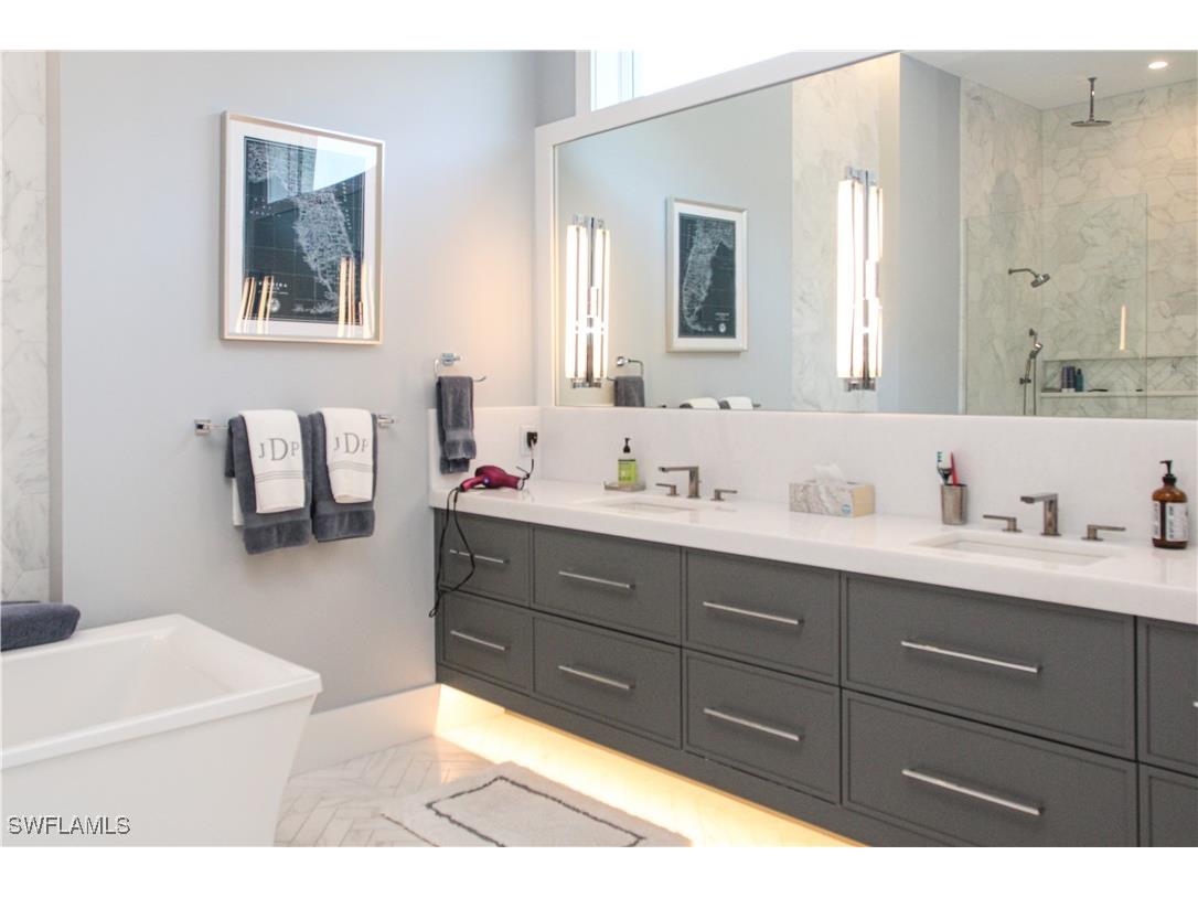 3123 Crayton Road Naples FL 34103 225085069 image7