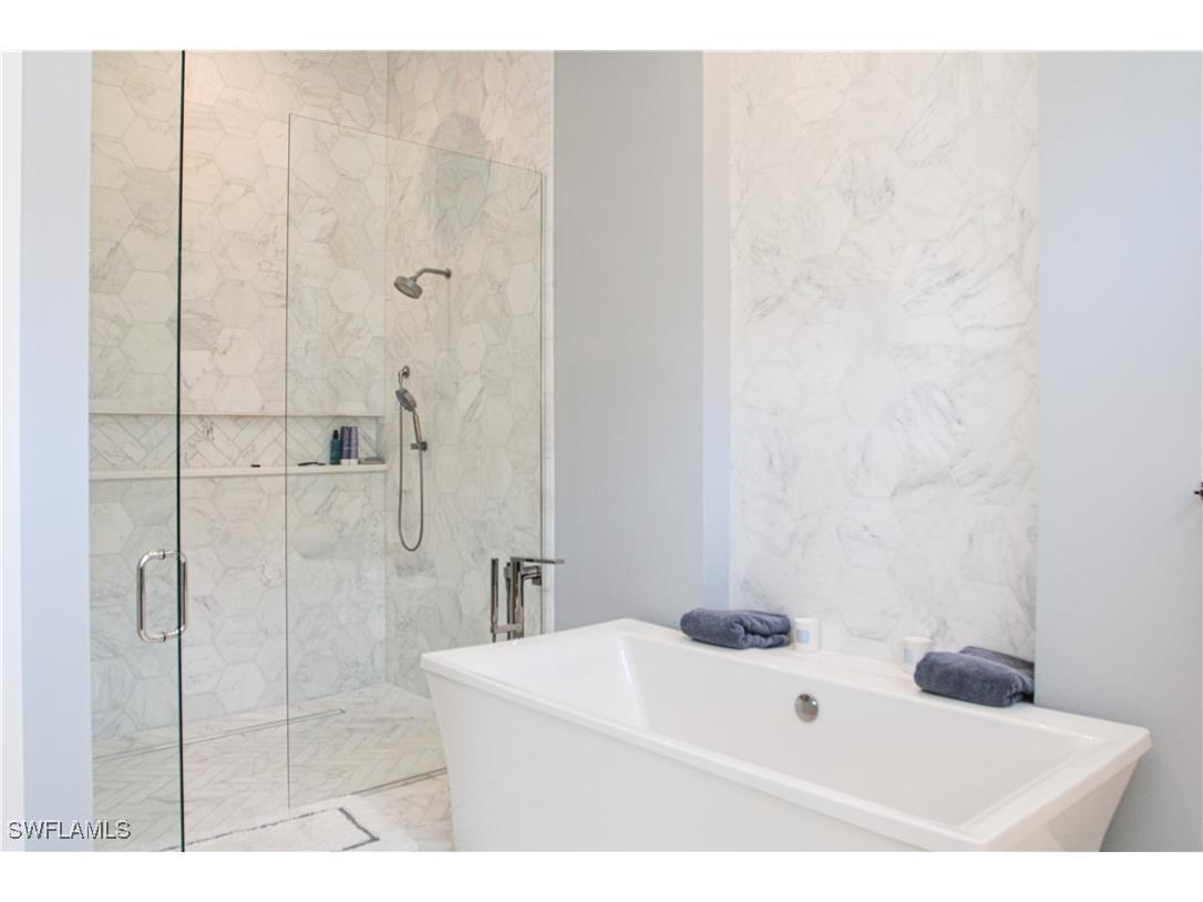 3123 Crayton Road Naples FL 34103 225085069 image8