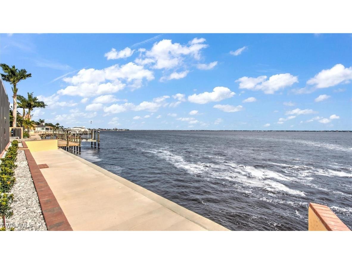 3123 SE 22nd Place Cape Coral FL 33904 225057691 image7