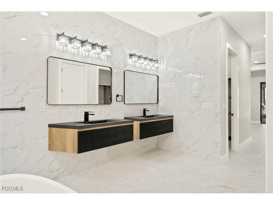 3123 SW 29th Avenue Cape Coral FL 33914 2025020831 image25