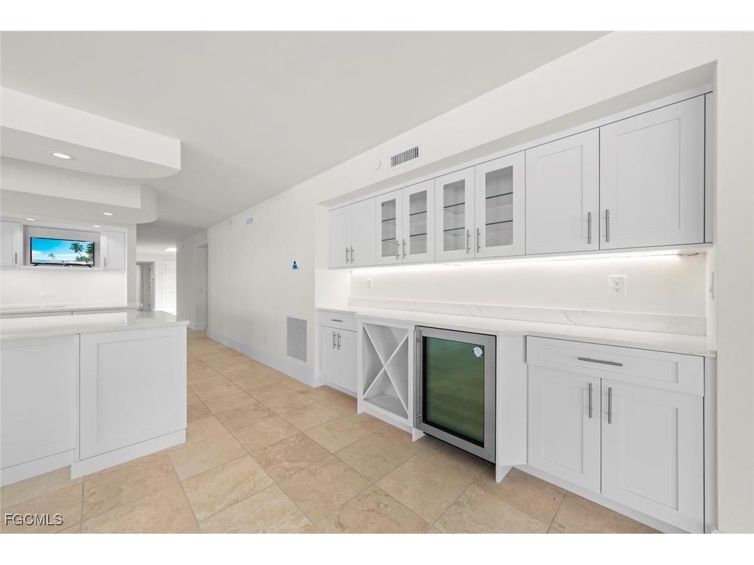 3127 W Gulf Drive #106 Sanibel FL 33957 2025018432 image10