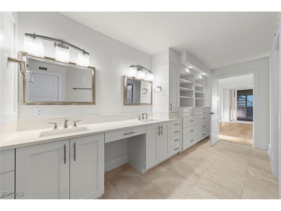 3127 W Gulf Drive #106 Sanibel FL 33957 2025018432 image22