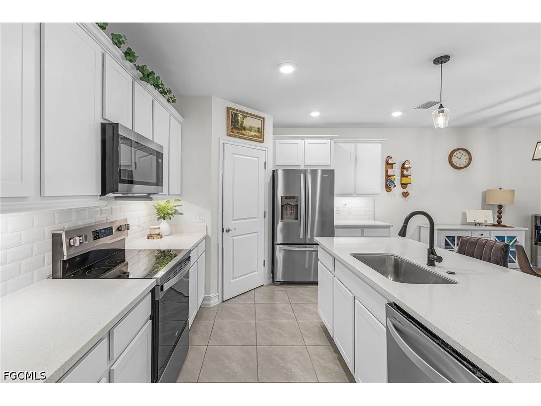 3128 Cozumel Court Cape Coral FL 33909 2026015566 image4