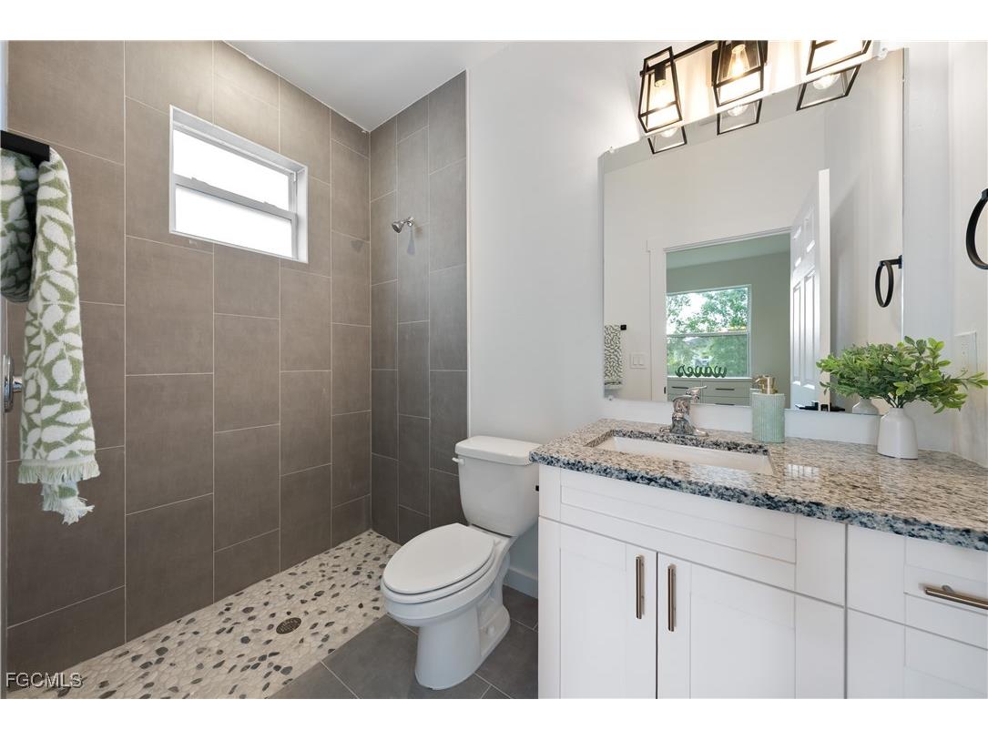 313-315 Ivan Avenue S Lehigh Acres FL 33973 2025023004 image11