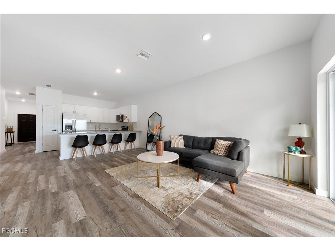 313-315 Ivan Avenue S Lehigh Acres FL 33973 2025023004 image4