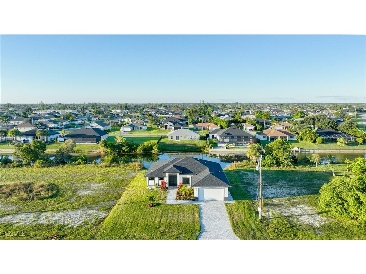 313 NE 5th Terrace Cape Coral FL 33909 2025014959 image3