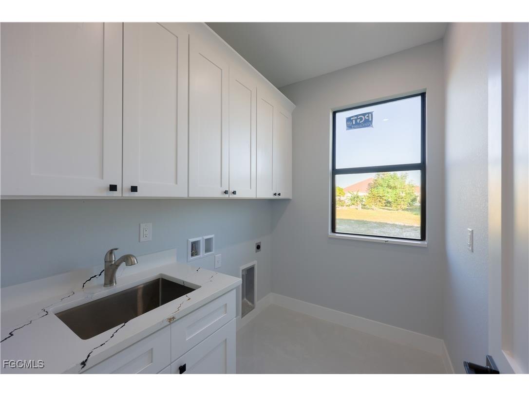 313 NE 5th Terrace Cape Coral FL 33909 2025014959 image32