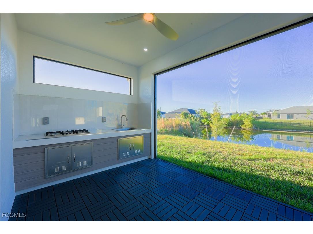 313 NE 5th Terrace Cape Coral FL 33909 2025014959 image34