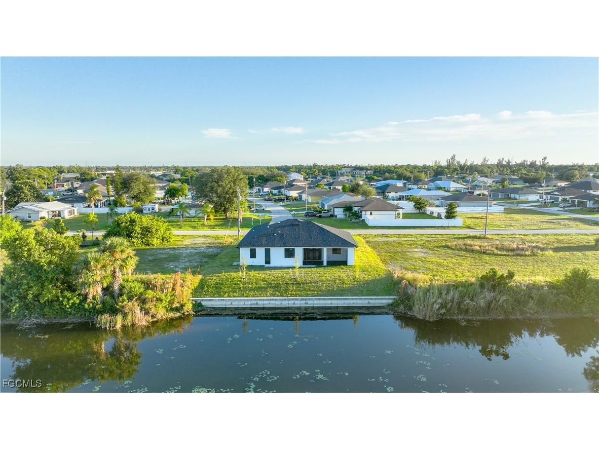 313 NE 5th Terrace Cape Coral FL 33909 2025014959 image6