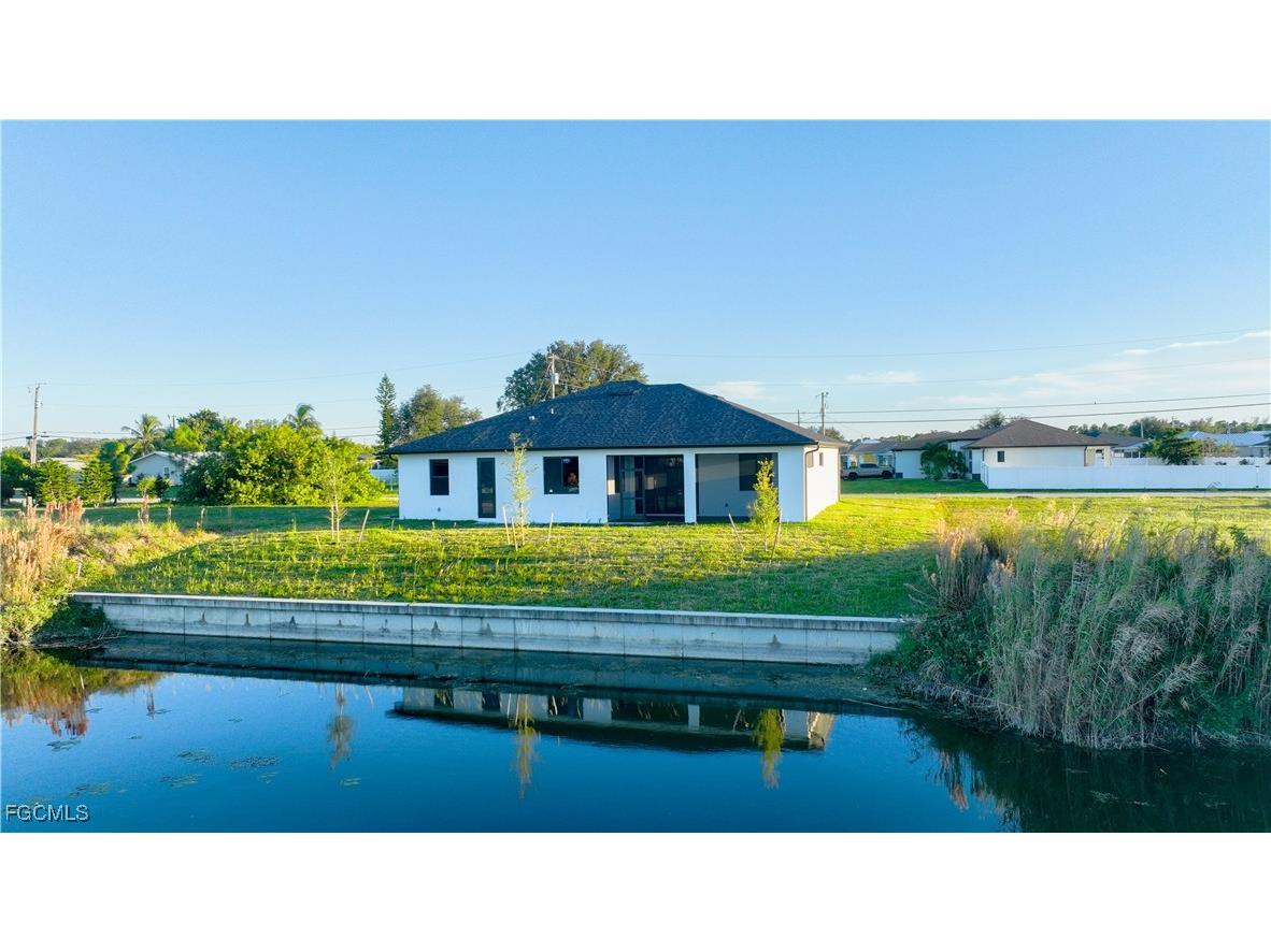 313 NE 5th Terrace Cape Coral FL 33909 2025014959 image7