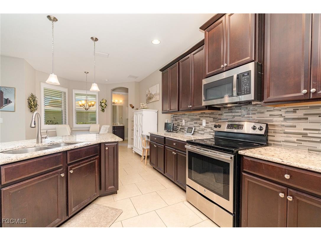 3130 Scarlet Oak Place North Fort Myers FL 33903 2025007649 image3