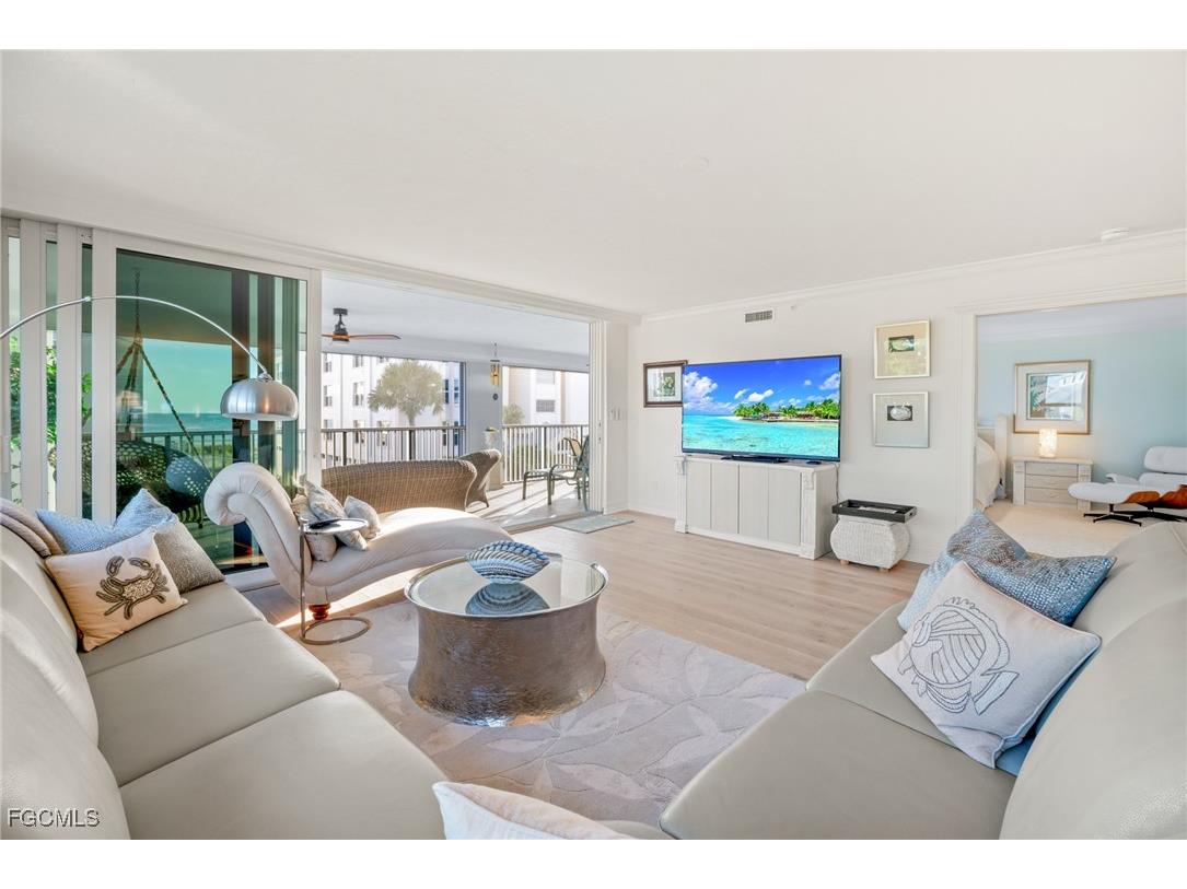 3131 W Gulf Drive #303 Sanibel FL 33957 2025020840 image14