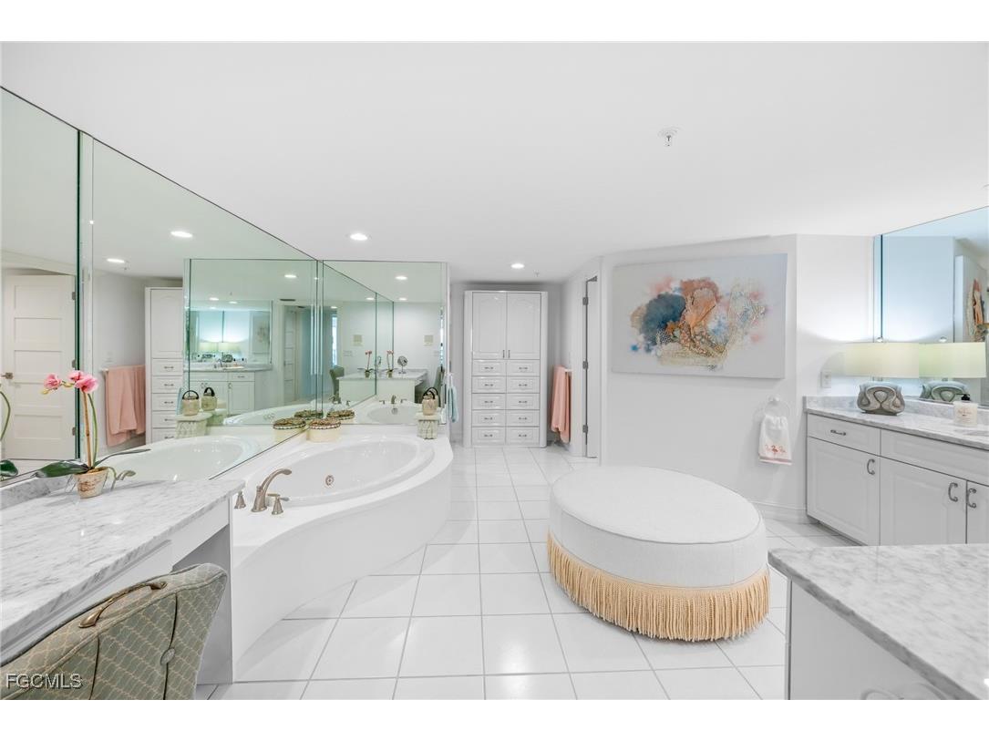 3131 W Gulf Drive #303 Sanibel FL 33957 2025020840 image25
