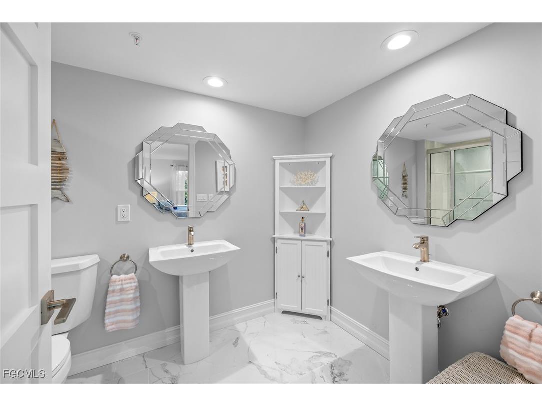 3131 W Gulf Drive #303 Sanibel FL 33957 2025020840 image32