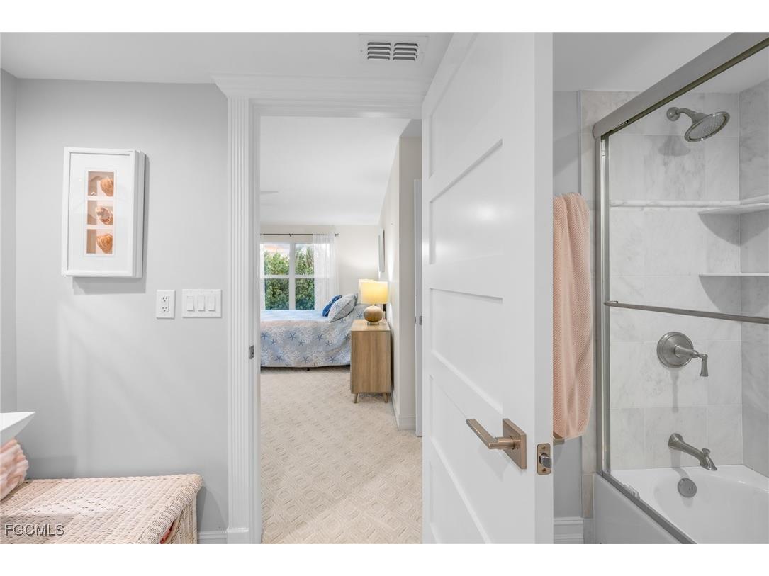 3131 W Gulf Drive #303 Sanibel FL 33957 2025020840 image33