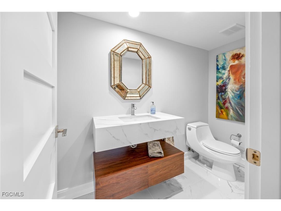 3131 W Gulf Drive #303 Sanibel FL 33957 2025020840 image38