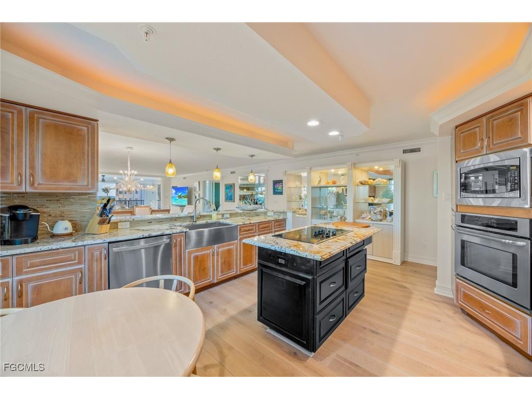 3131 W Gulf Drive #303 Sanibel FL 33957 2025020840 image6