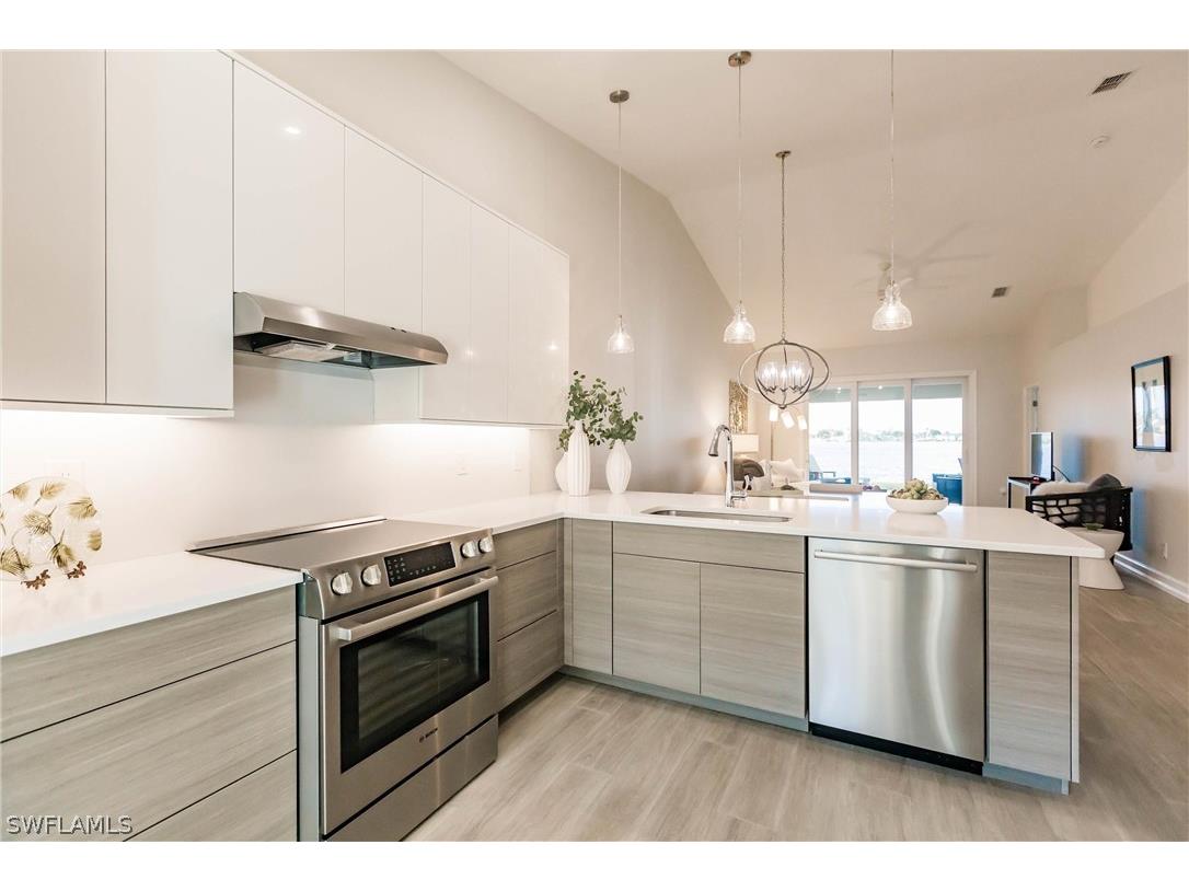 3132 Crown Pointe Boulevard W Naples FL 34112 222083678 image1