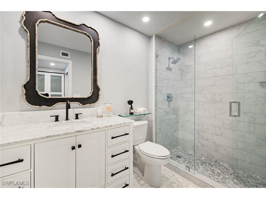 3135 Riviera Drive #B205 Naples FL 34103 225081672 image35