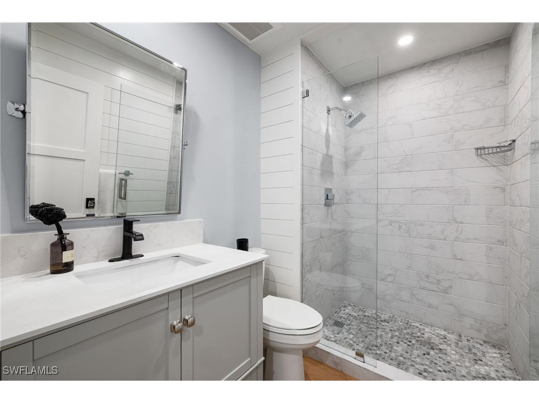 3135 Riviera Drive #B205 Naples FL 34103 225081672 image37