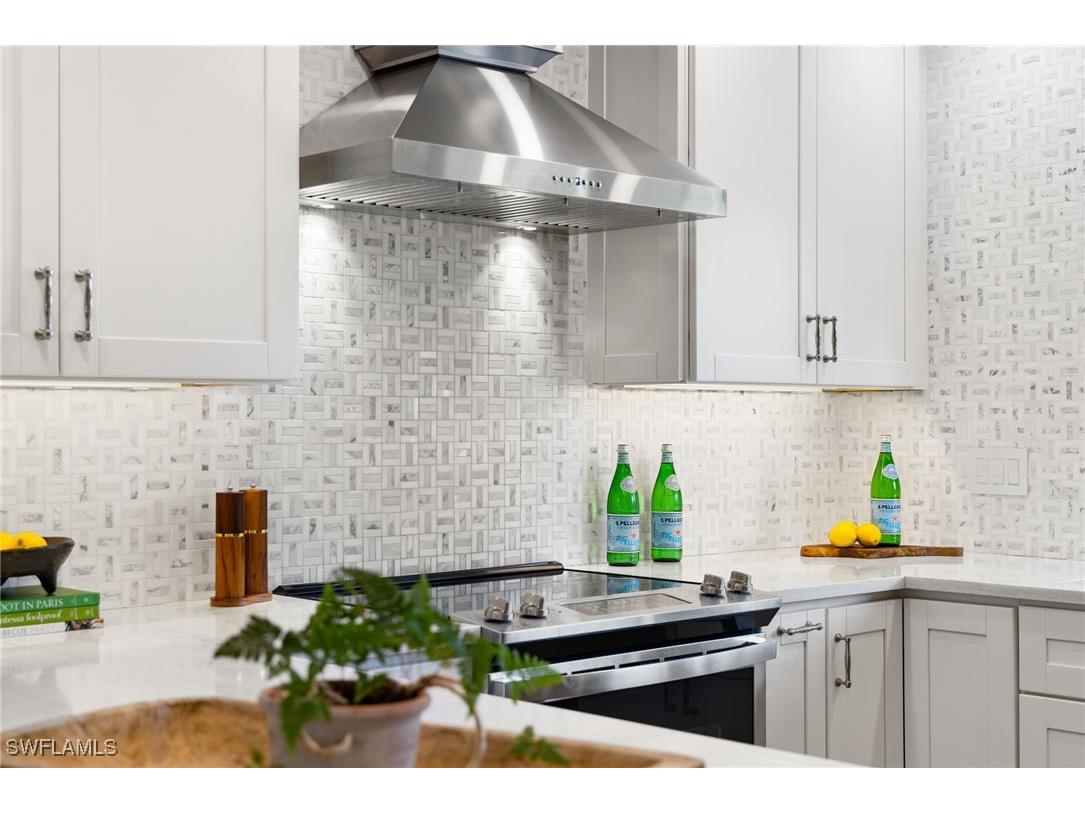 3135 Riviera Drive #B205 Naples FL 34103 225081672 image5